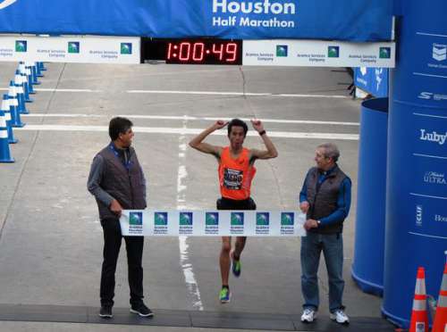 Diego Estrada Wins USA Half Marathon Championships 2015