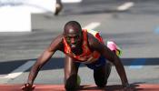 Michael Kunyaga crawls across finish line for second place as Seboka Erre wins in Hannover