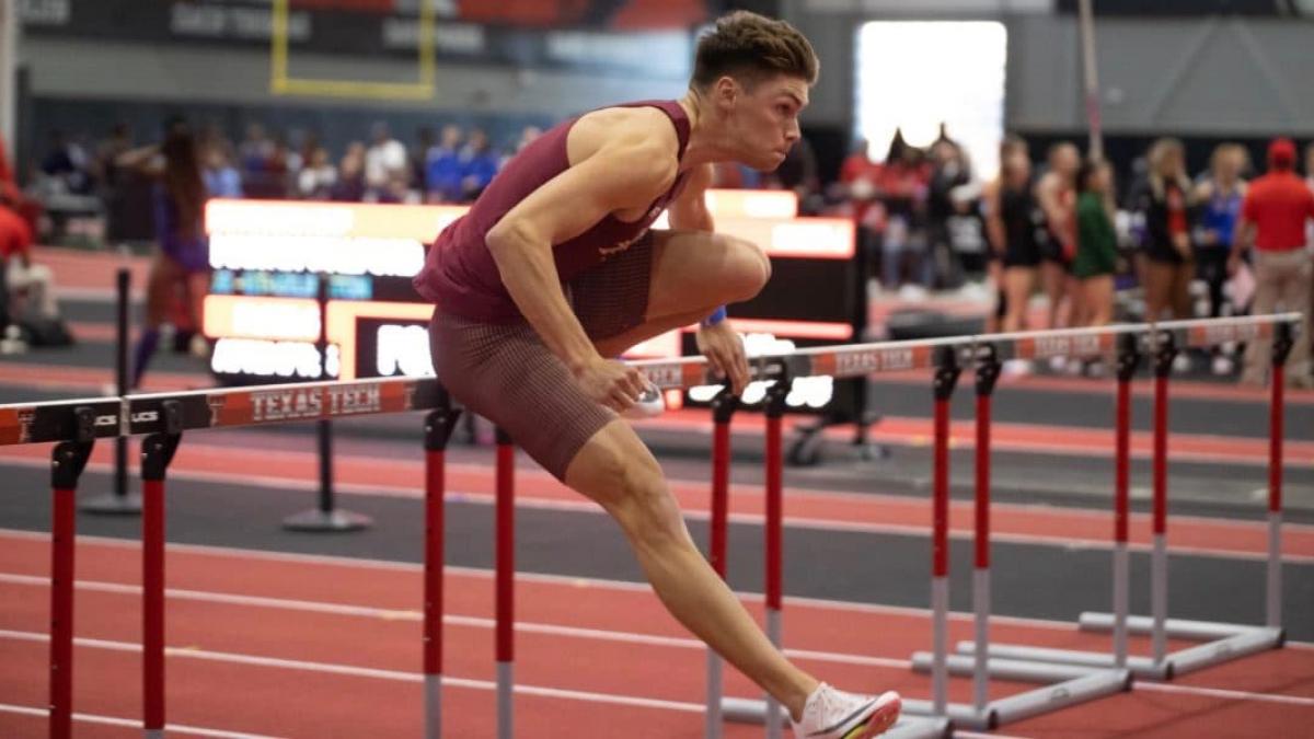 Cunningham Wins NCAA 60m Hurdles Title with a Blazing 7.38 seconds