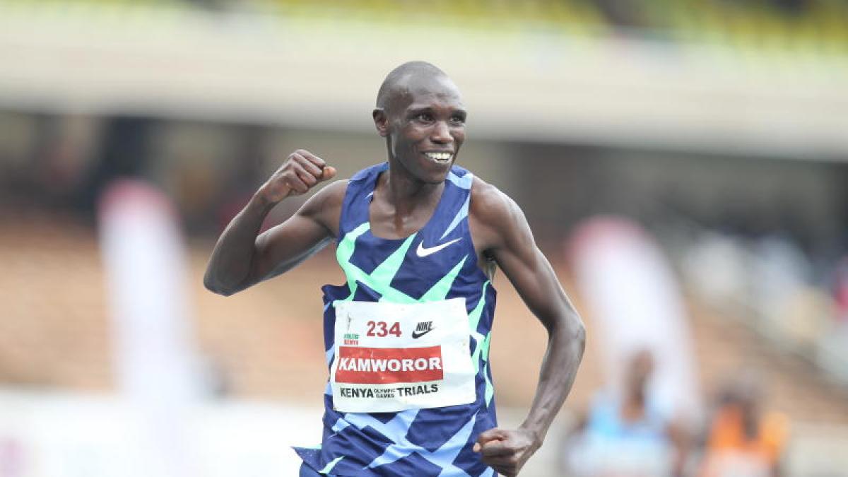 Who are the favorites to win the men's marathon at World Athletics
