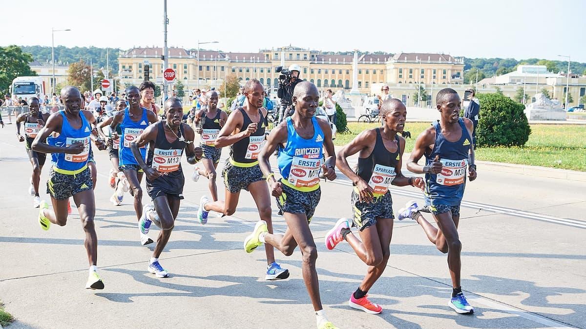 Марафон москва 2023. Нью йорк пробежка. Marathon results. Marathon results. Легкая атлетика марафонский бег.